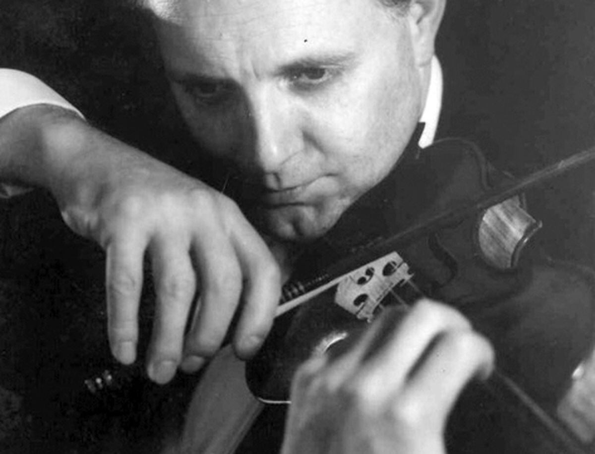 Classical violinist John Ludlow
