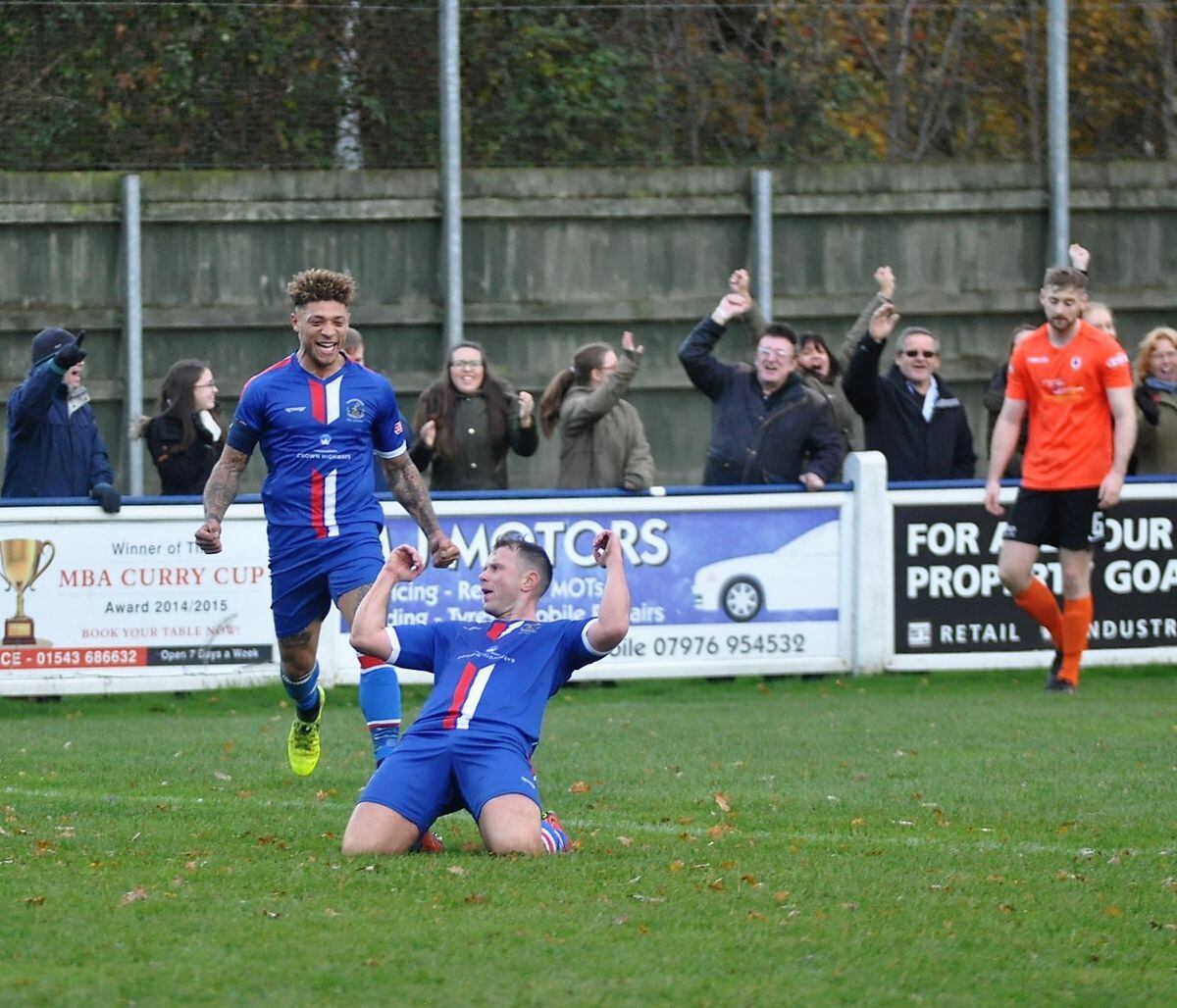 Action from Chasetown's clash with Glossop North End (Photo: Pamela Mullins)