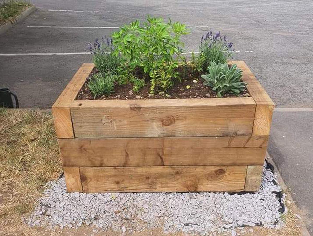 The mini sensory garden has been introduced at Landywood Station after the efforts of a community group.