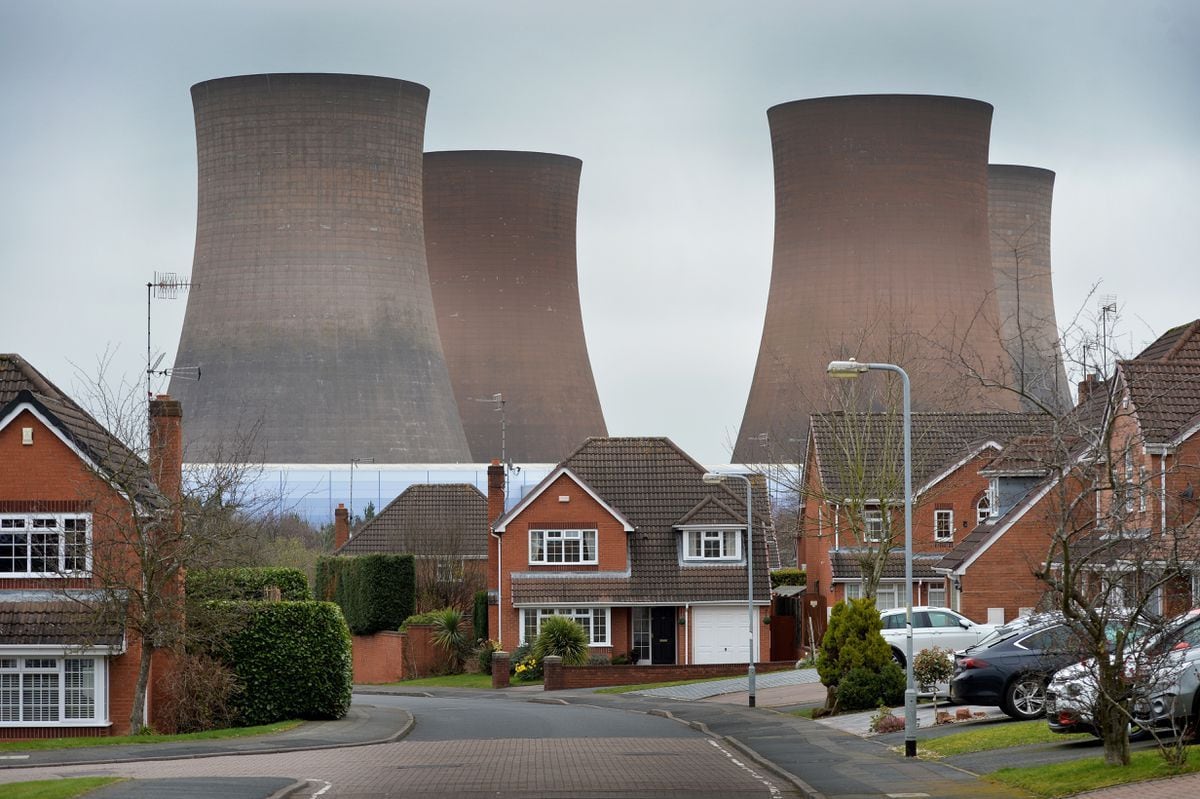 Rugeley power station cooling towers, viewed from Thorne Close