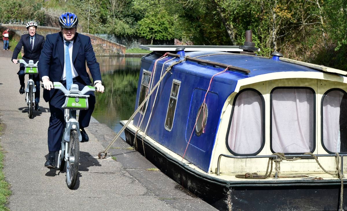 PM Boris Johnson and Mayor Andy Street enjoy a ride along the waterways