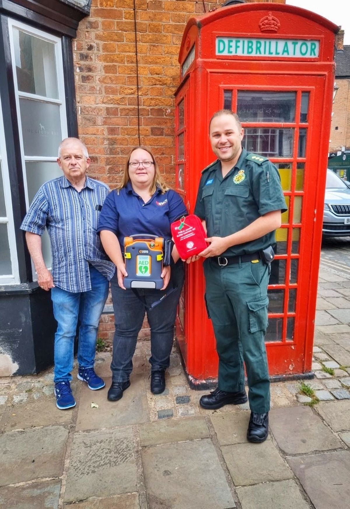 WMAS Community Response Manager, Tim Cronin, North Warwickshire CFR, Sam Hall, and Atherstone Town Councillor, Ray Jarvis, with the new bleed control kit. 