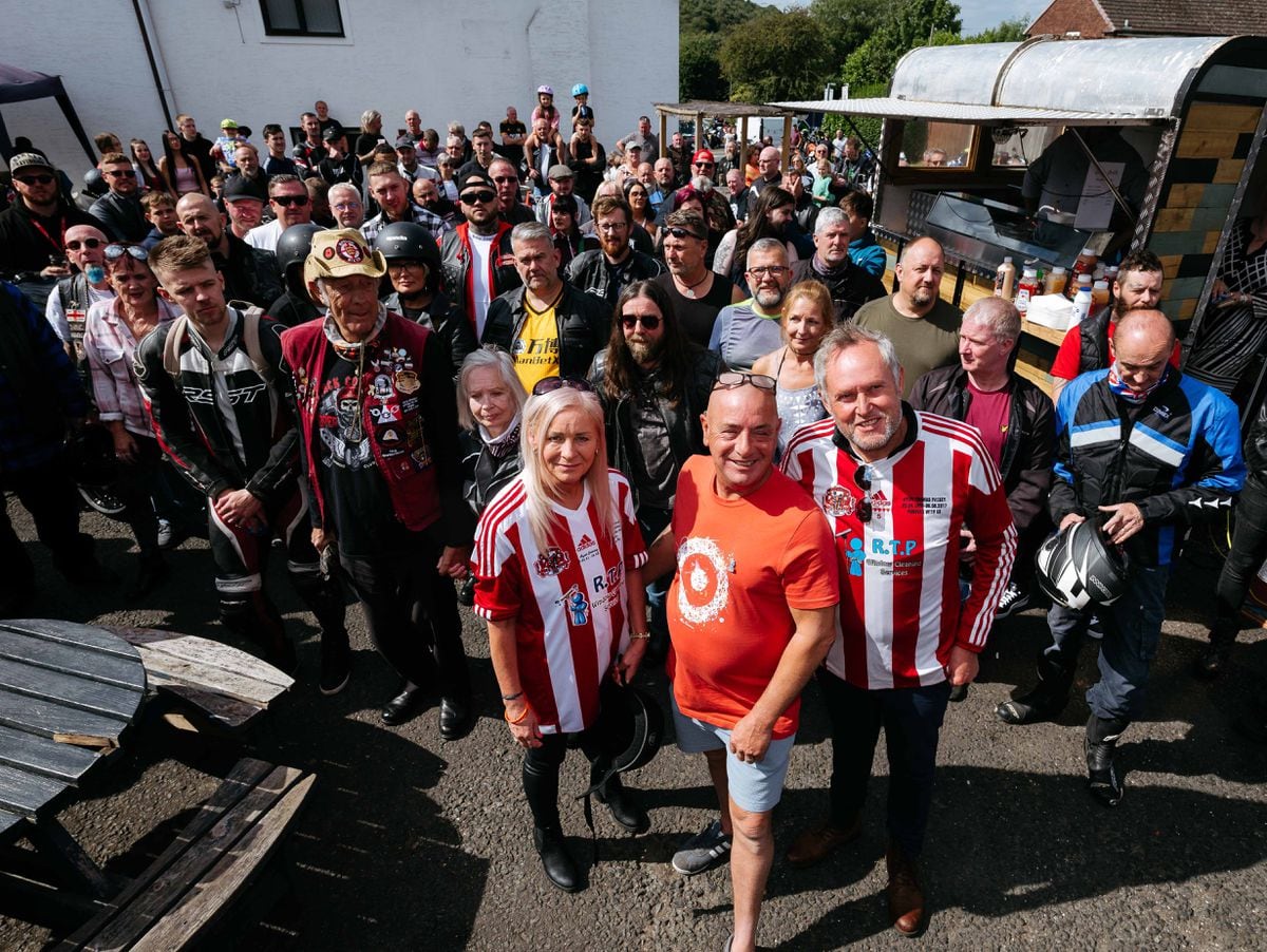 Ryan's family with hundreds of bikers at The Widders pub