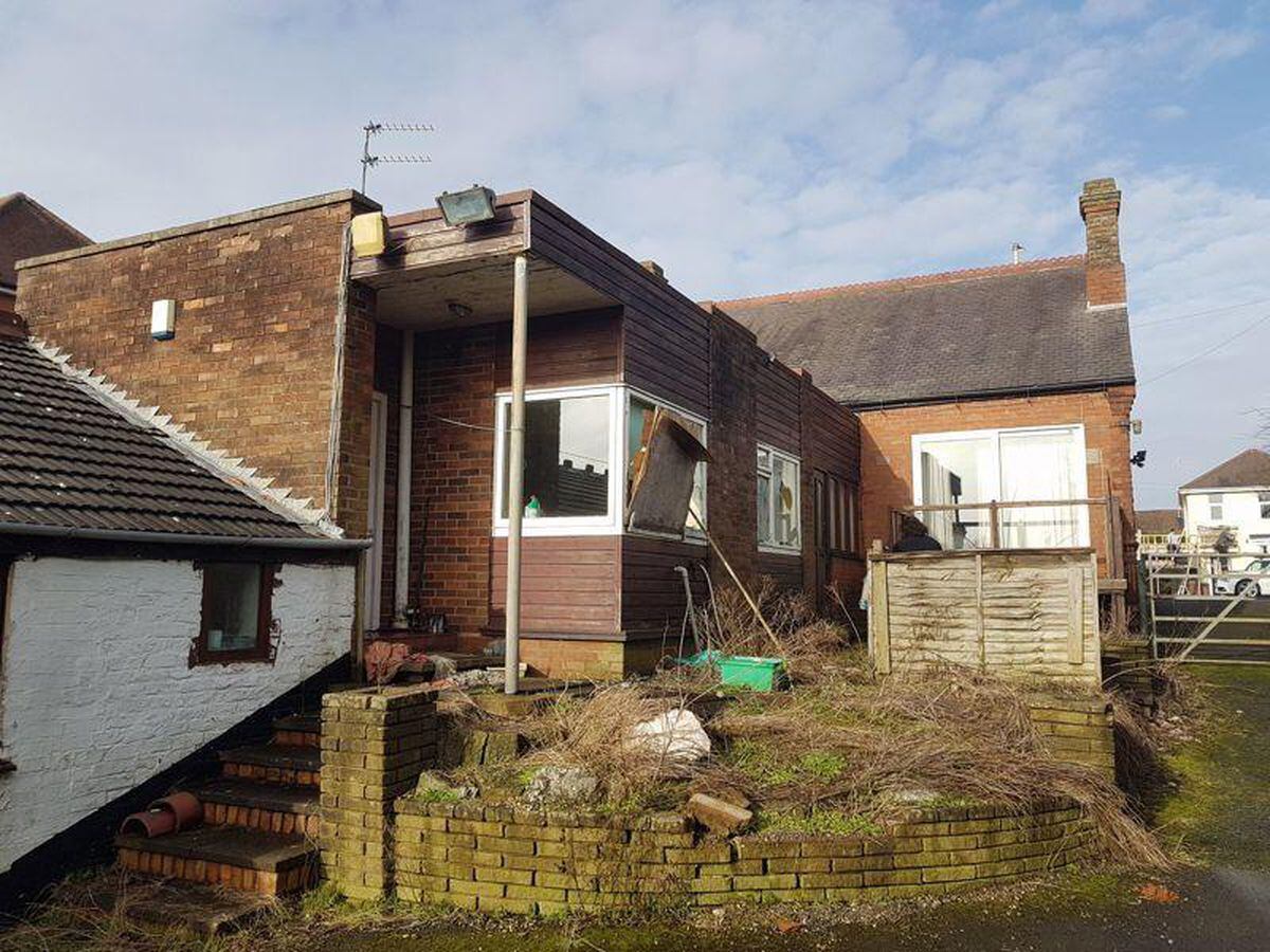 The 'unsympathetic' development to the back of the bungalow. Photo: Cottons/Rightmove
