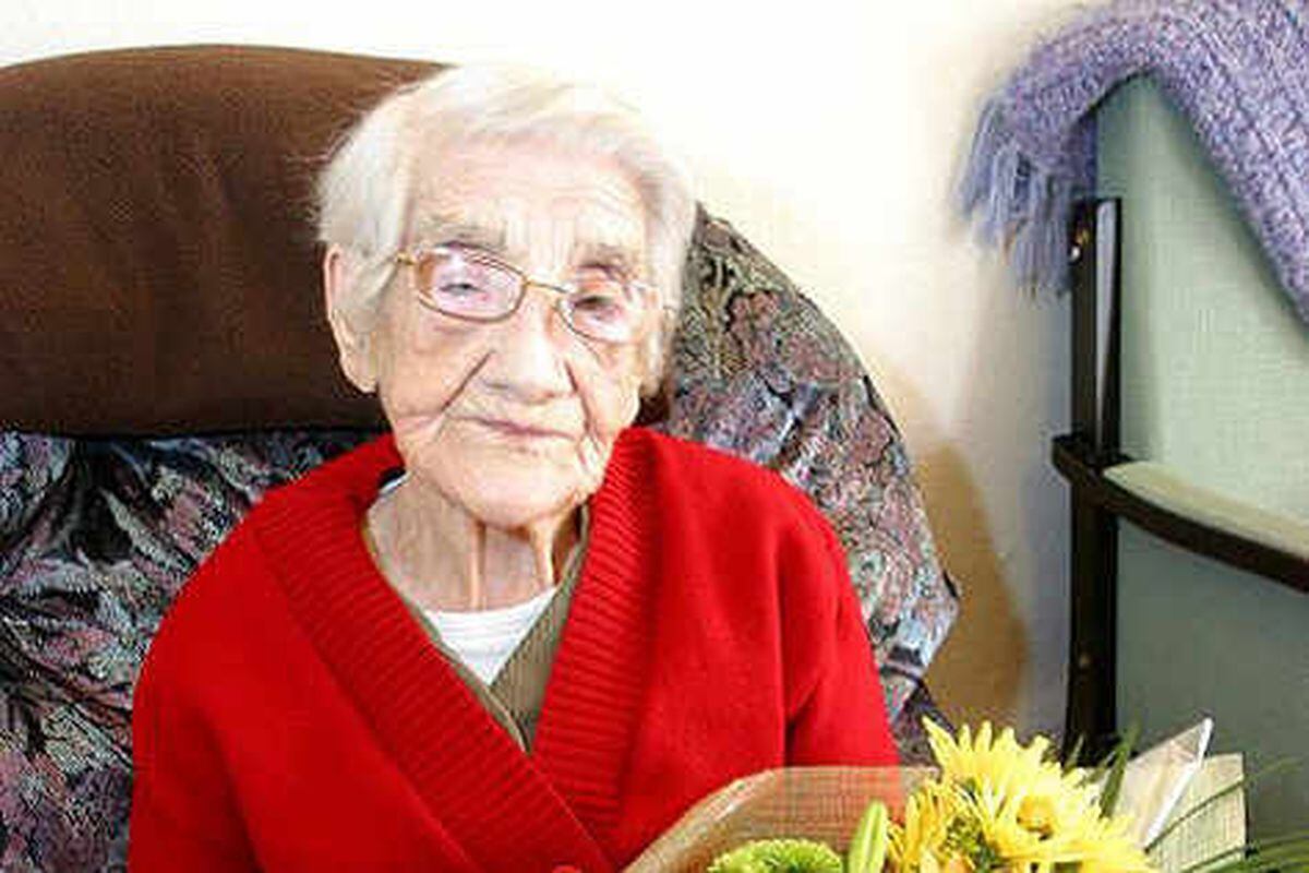 Ex Village Pub Landlady Daisy Dies At 106 Express And Star 