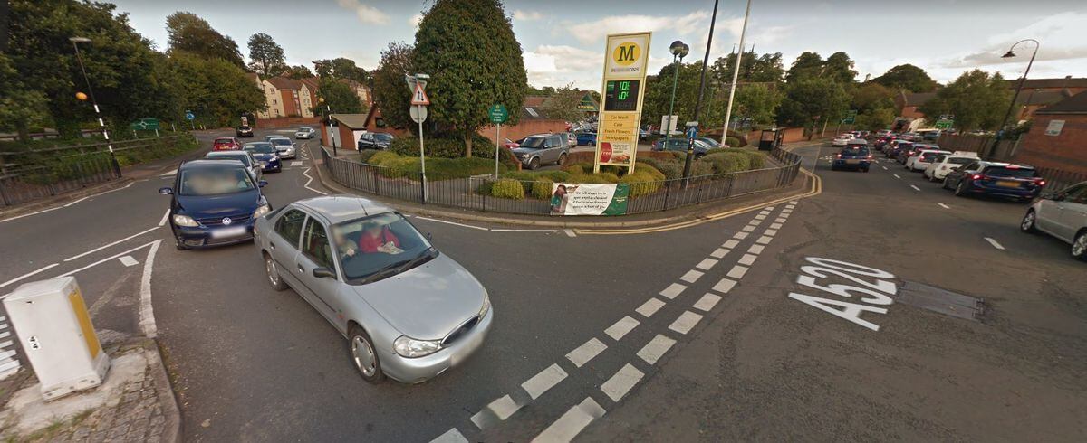 A Google Street View image of vehicles queuing to turn onto the A520 Christchurch Way from Mill Street in Stone