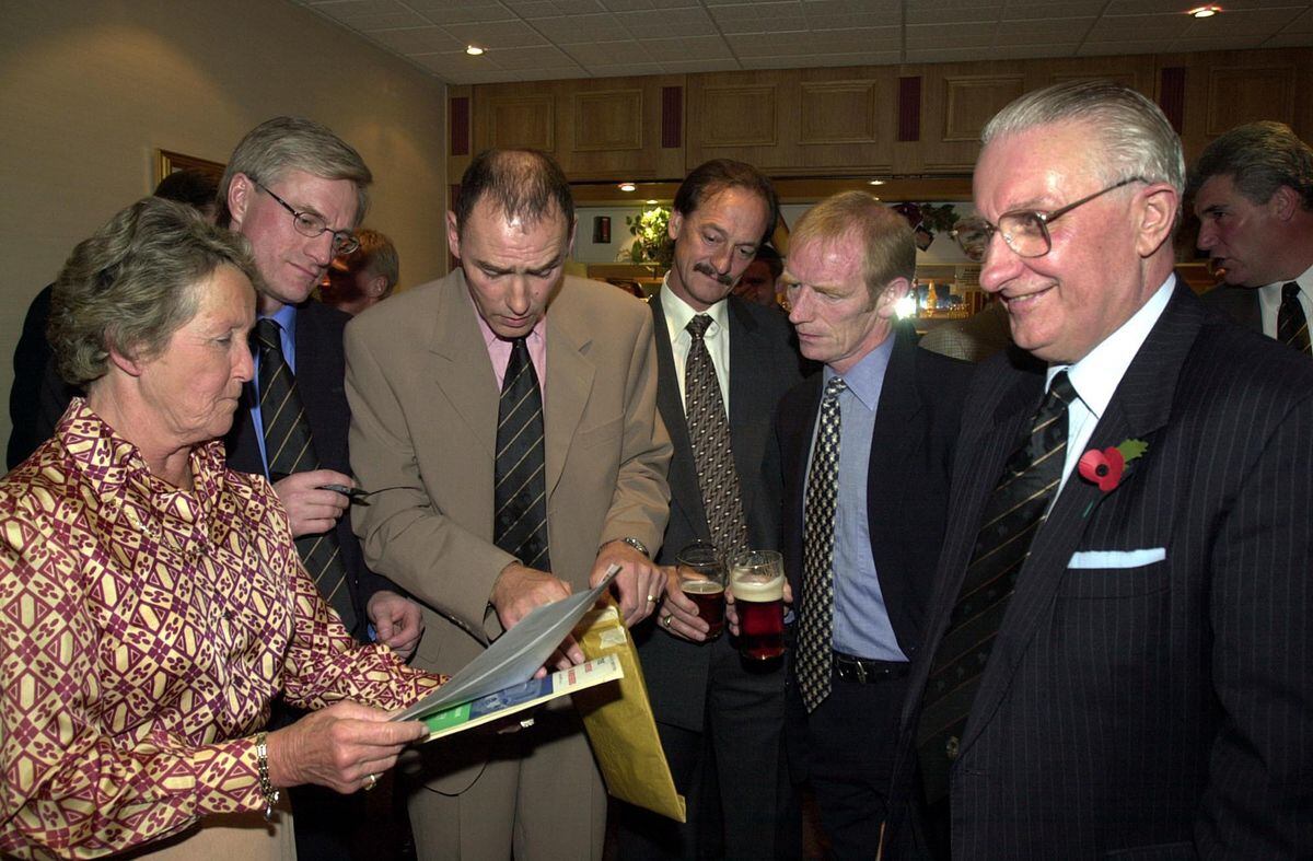 Peter Creed, right, at a Wolvers Former Players' Association dinner with Rachael Heyhoe Flint, Mel Eves, John McAlle, Kenny Hibbitt, Willie Carr and Peter Creed.