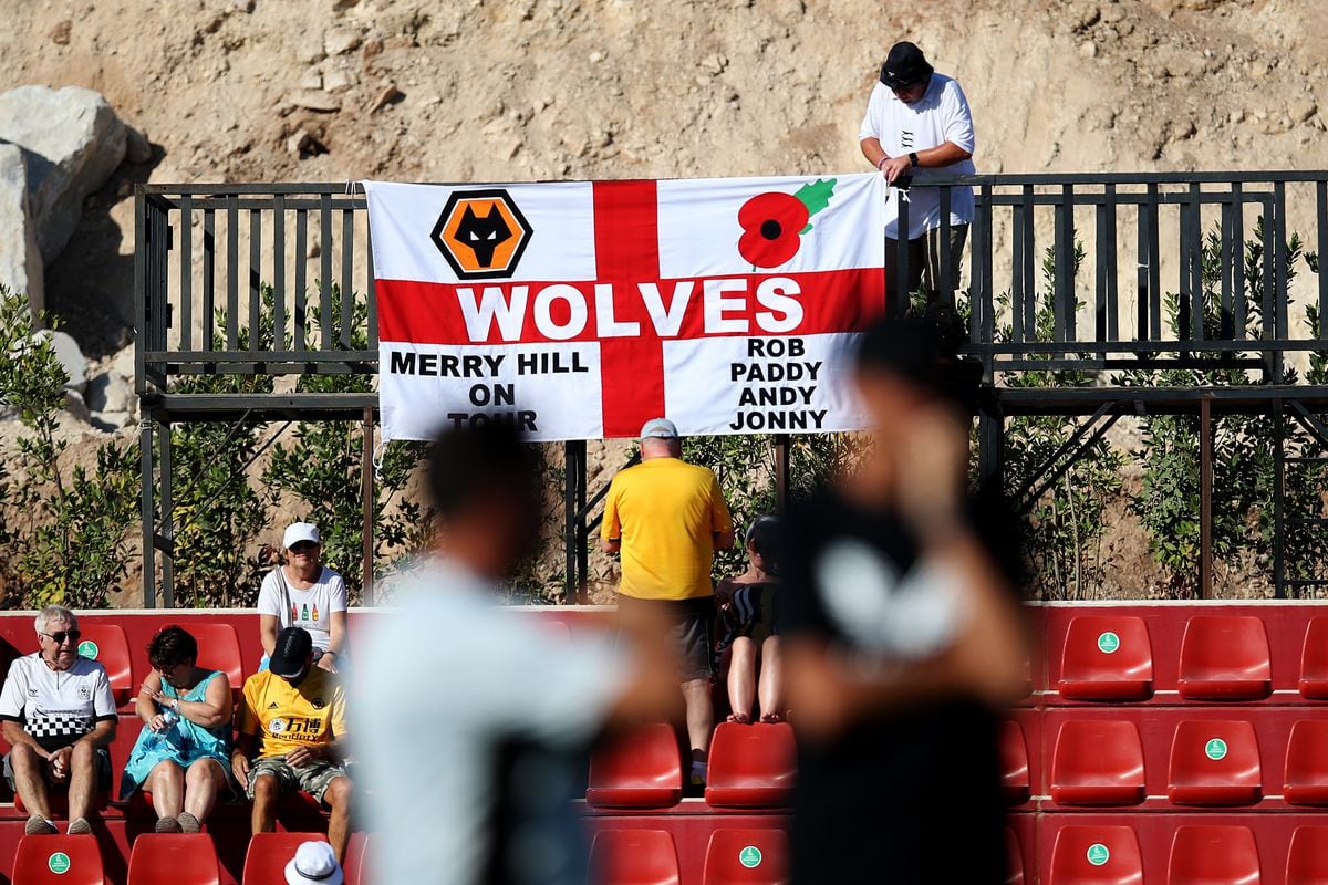 Aficionados antes del primer partido amistoso de la gira del Wolverhampton (Getty Images)