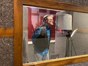 Noddy Holder in the studio. Photo: The Cancer Awareness Trust