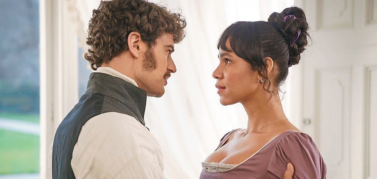 Theo James as Captain Henry Ossory and Zawe Ashton as Julia Thistlewaite in Mr. Malcolm’s List