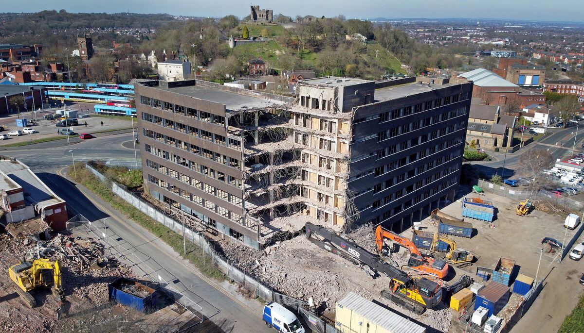 Demolition work continuing on Cavendish House, Dudley