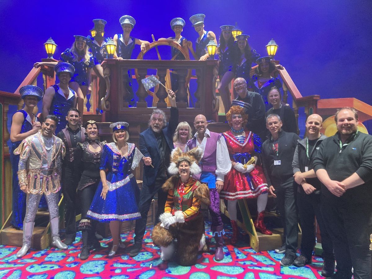 Led Zeppelin star Robert Plant with the cast of the Birmingham Hippodrome's panto, Dick Whittington. Photo: Birmingham Hippodrome.