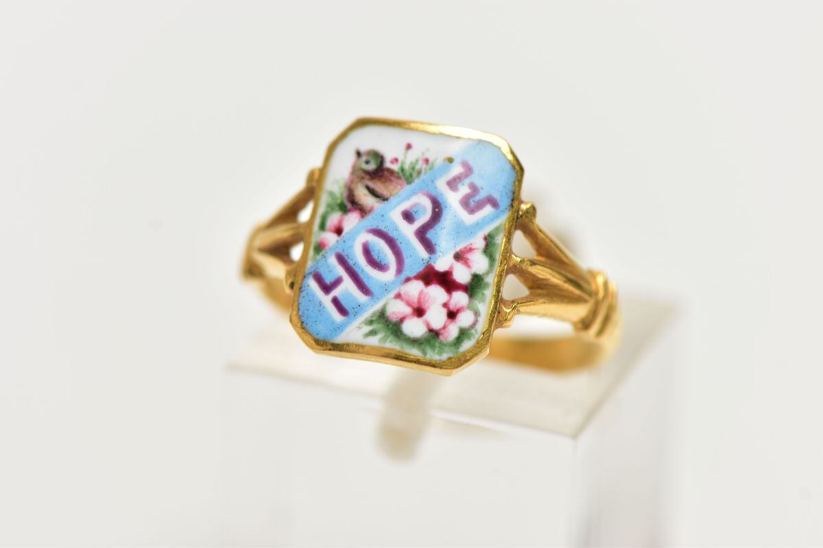 A 'hope' ring sold in an earlier auction for £900