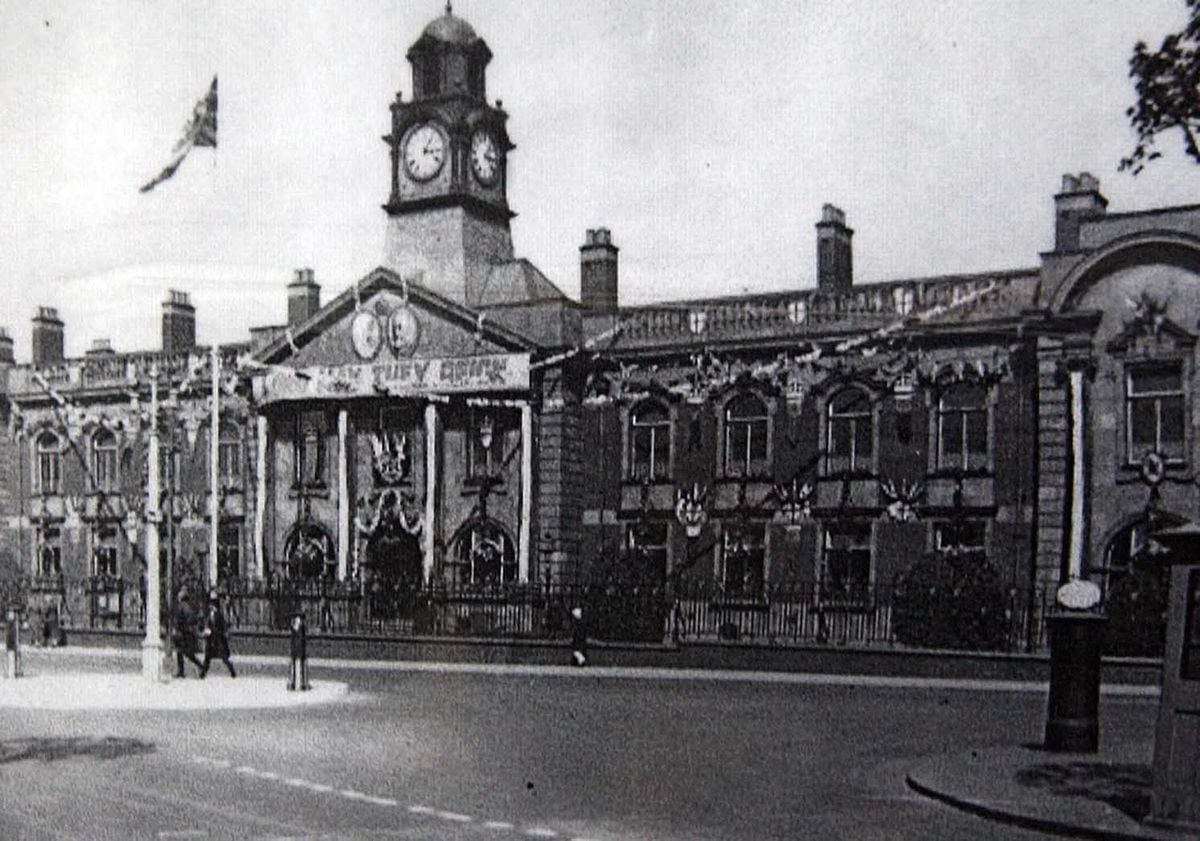 Smethwick Council House decorated for King George V's Jubilee, 1935