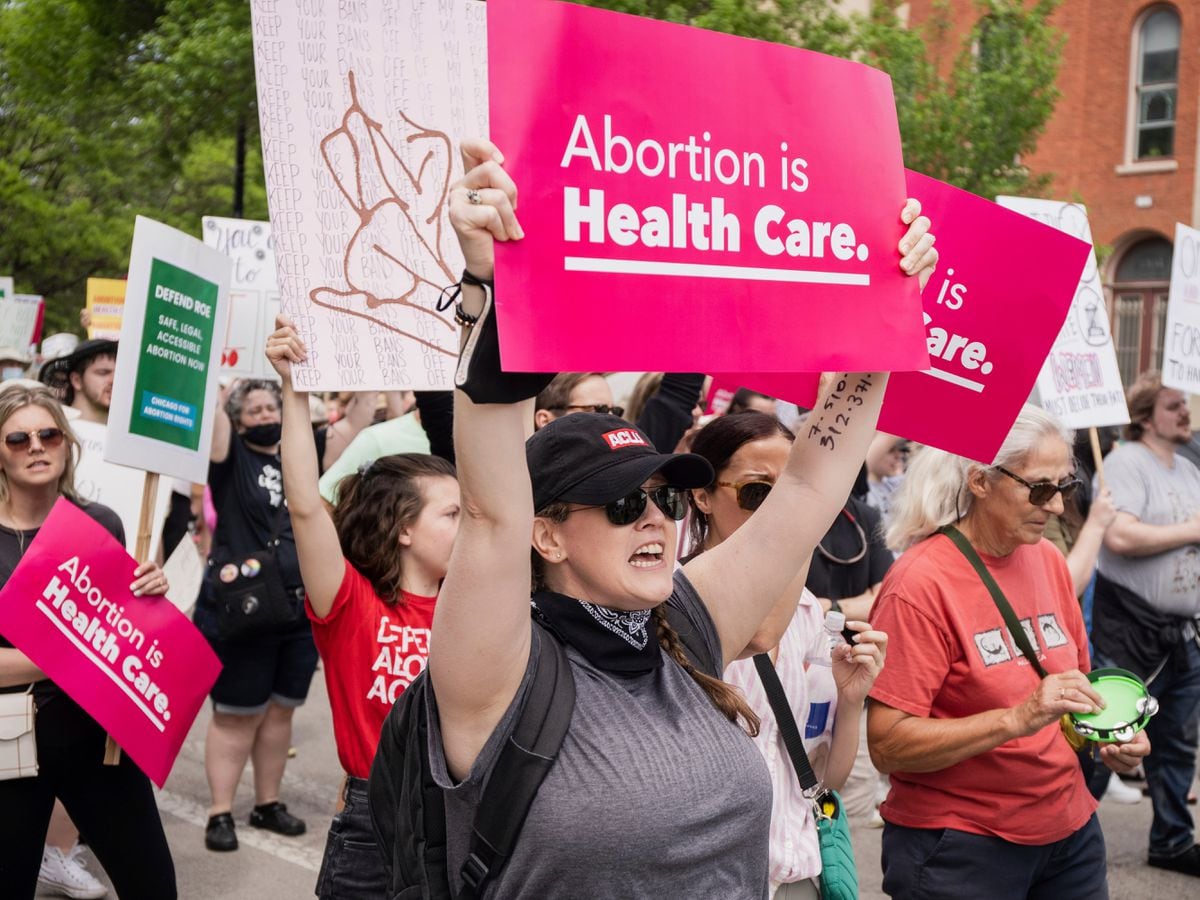 Abortion rights demonstrators rally in Chicago