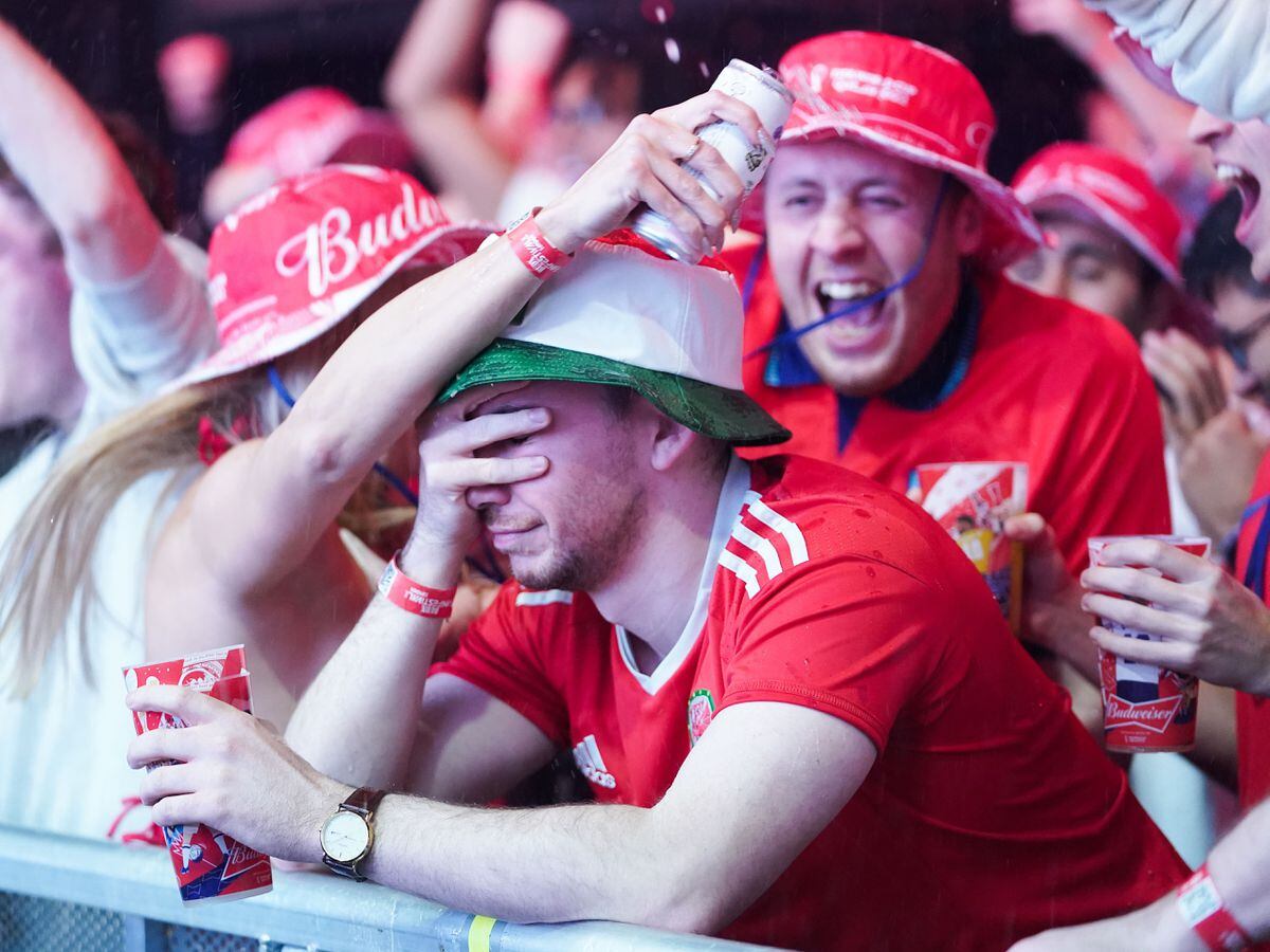 Fans watch Wales v England â FIFA World Cup 2022
