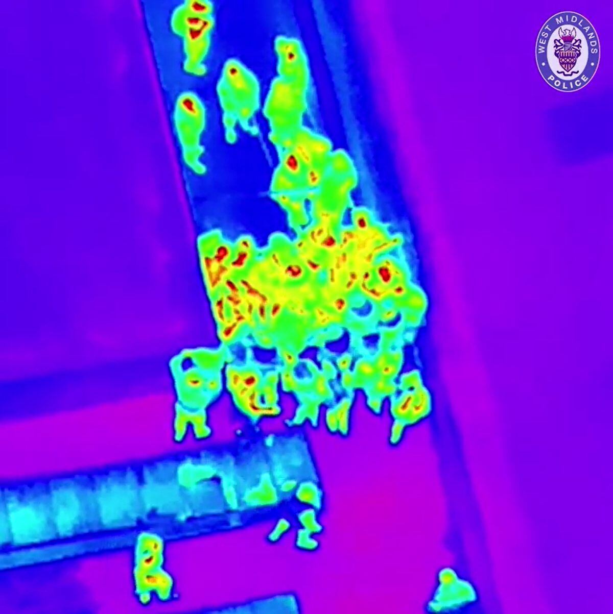 Thermal imaging shows revellers fleeing an illegal nightclub in Birmingham via the roof