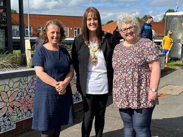 Sarah Cannings (l) and Carly Grandini WIlliams both from Saz's Ceramics with the Mayor of Dudley Councillor Andrea Goddard
