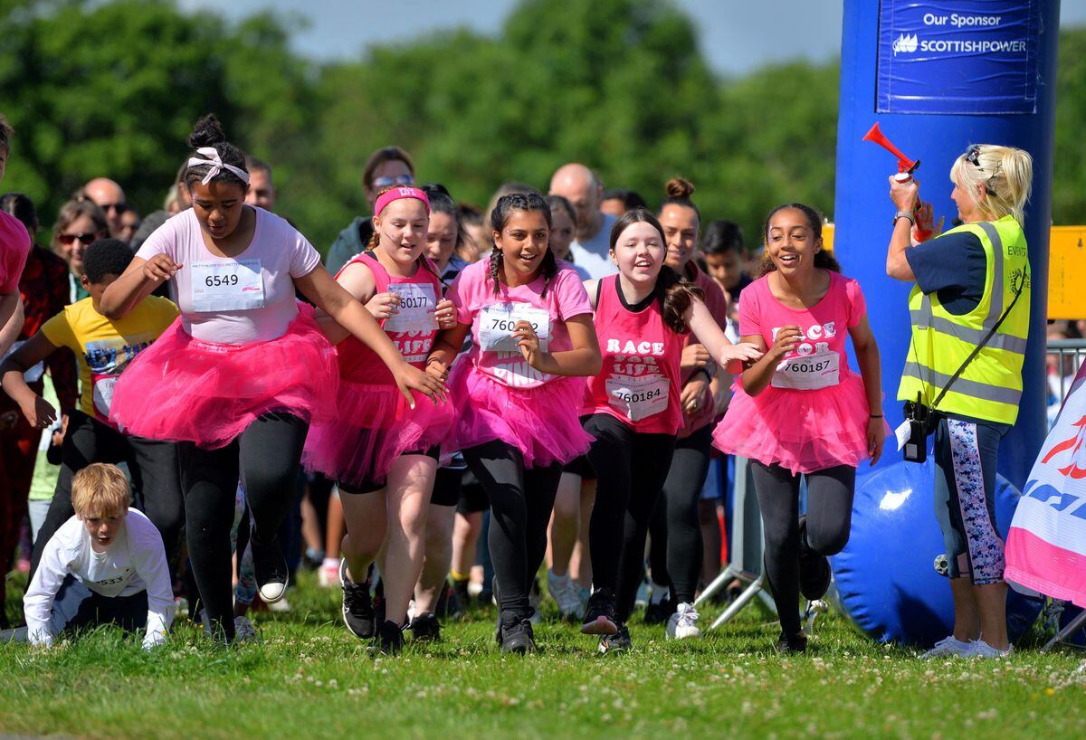 And they're off at Race for Life Pretty Muddy 5k event at Sandwell Valley Country Park 