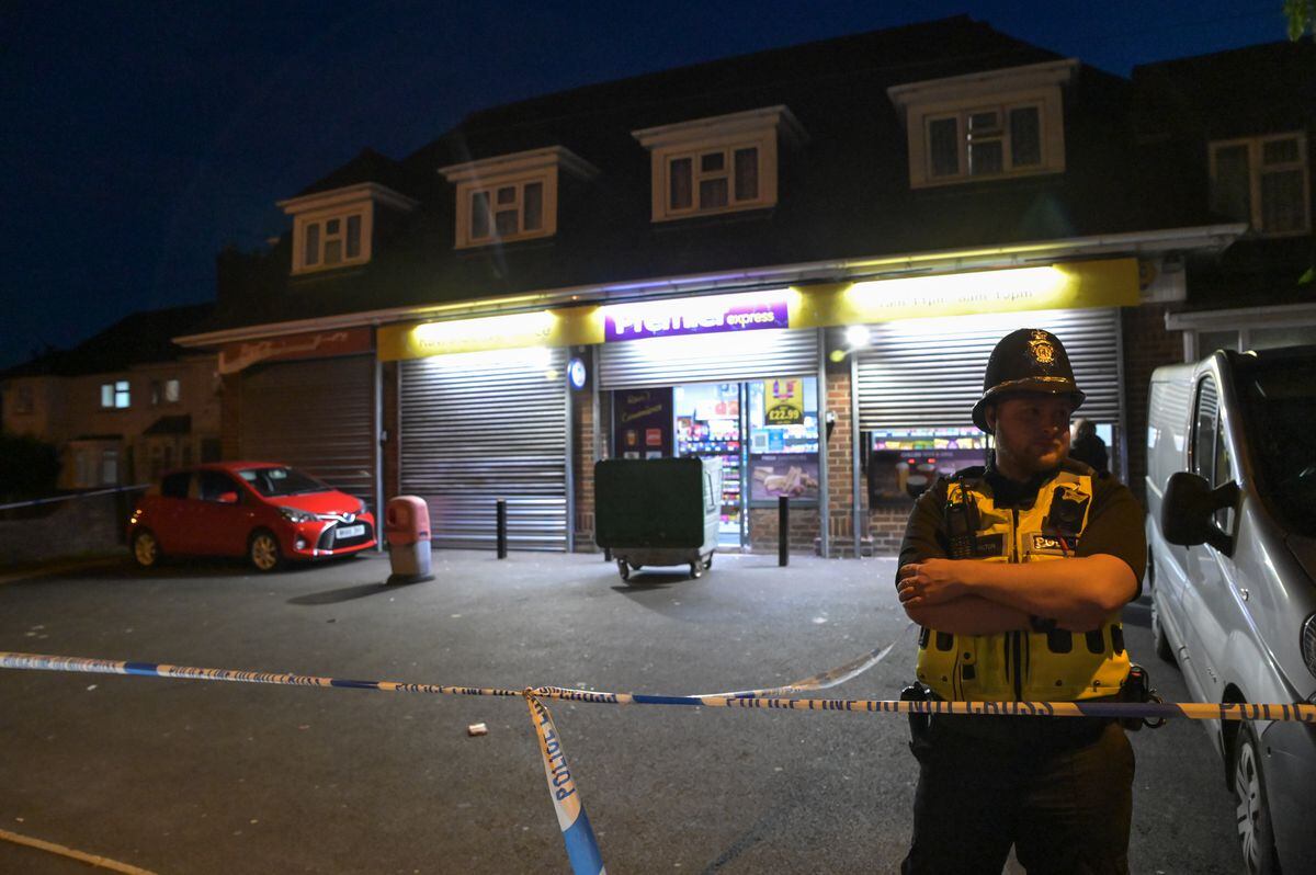 Police closed off the area on Sunday evening, and the cordon remained in place on Monday. Photo: SnapperSK