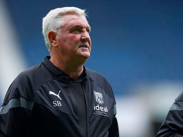 WEST BROMWICH, ENGLAND - JULY 23: West Bromwich Albion manager Steve Bruce during the Pre-Season Friendly between West Bromwich Albion and Hertha Berlin at The Hawthorns on July 23, 2022 in West Bromwich, England. (Photo by Malcolm Couzens - WBA/West Bromwich Albion FC via Getty Images).