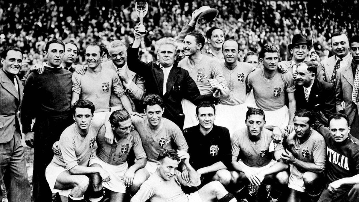 Italy celebrate winning the 1938 World Cup Final, in Colombes Stadium, Paris. (AP Photo)