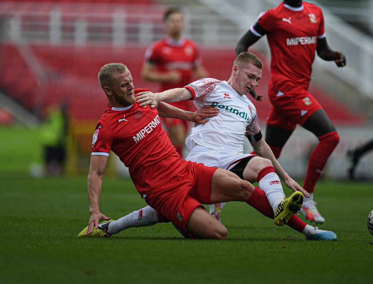 Walsall in action at Swindon (Owen Russell)