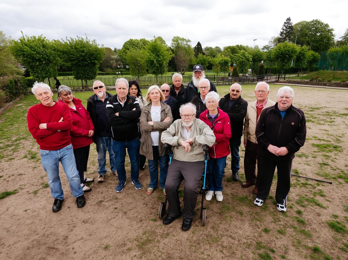 Priory Park Bowling Green members