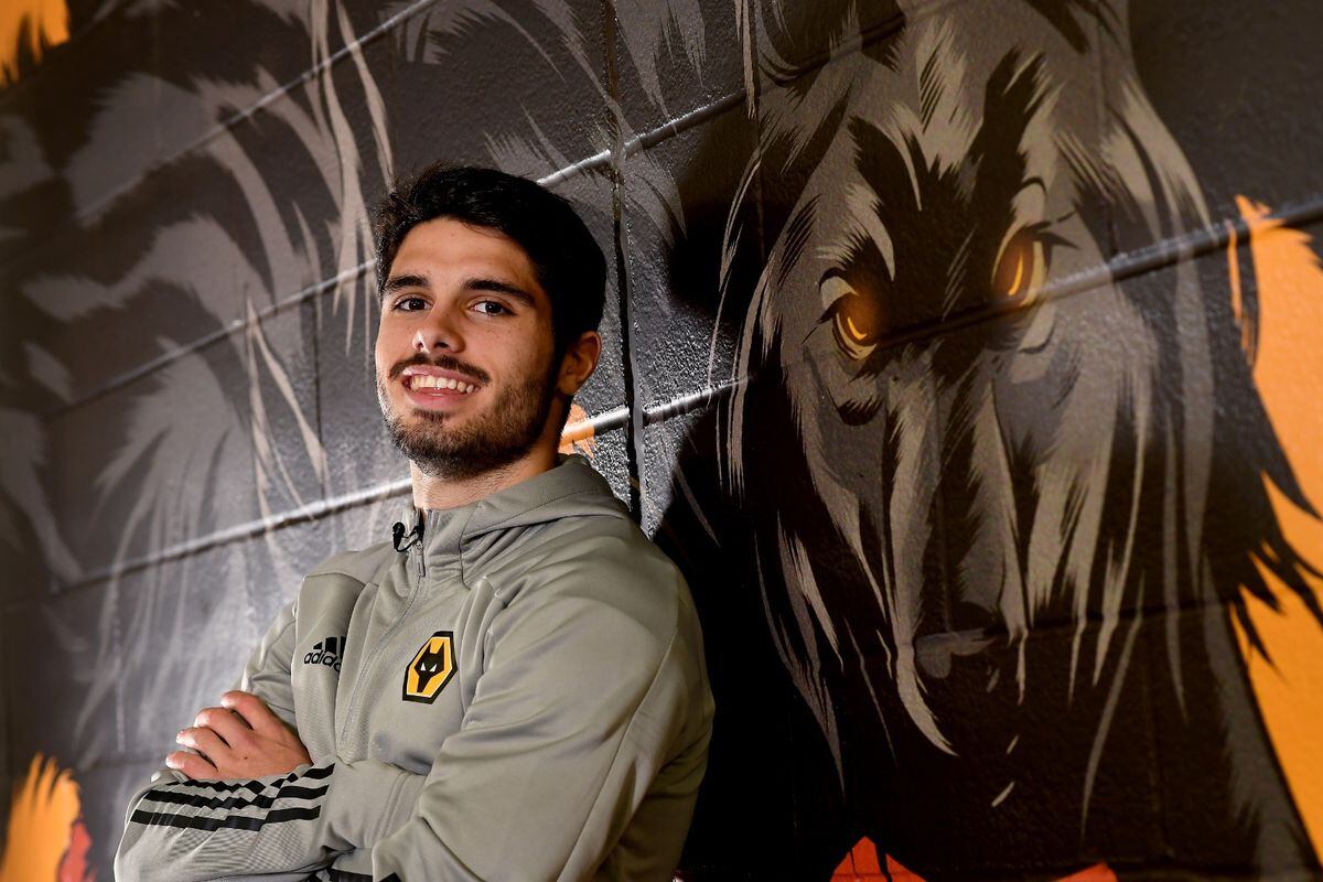 Pedro Neto is the latest Wolves player to sign a new long-term deal (Photo: Wolves)