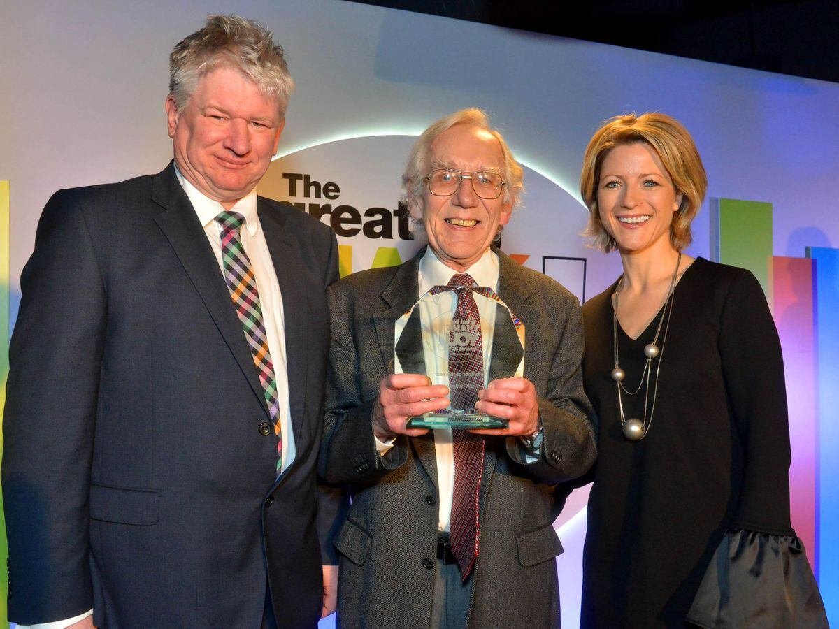 Sports commentator, Jacqui Oatley MBE, and Wolverhampton council's Keith Ireland presented him with the award