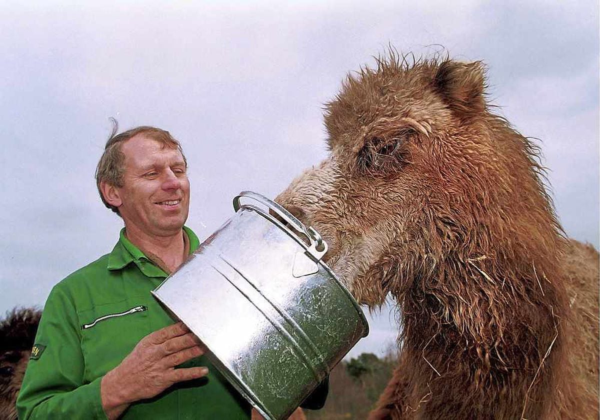 Bob Lawrence giving Humphrey the Camel a sip of tea back in 1999