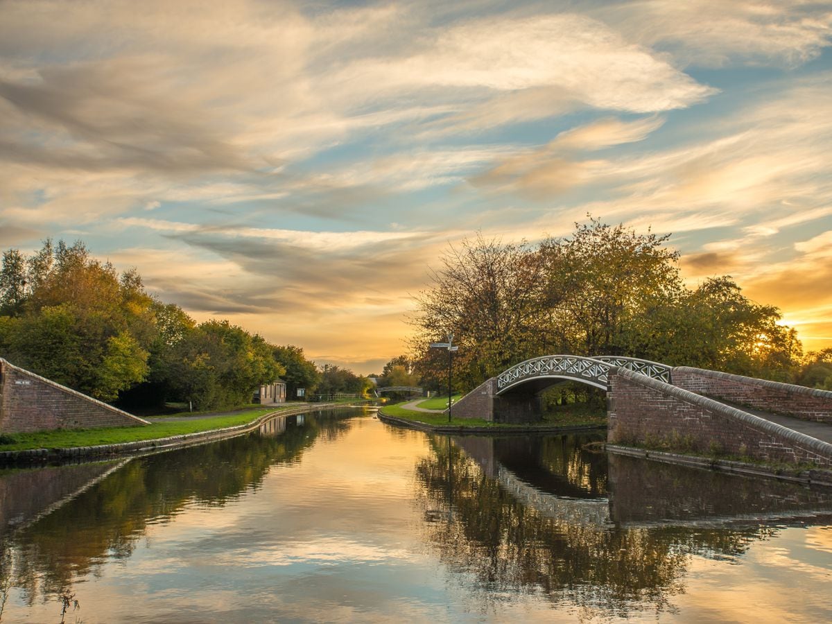 Shining a light on the waterways – No 2 Canal, Windmill End, Netherton, is shown in a beautiful light in this tranquil image that was submitted by William Randle