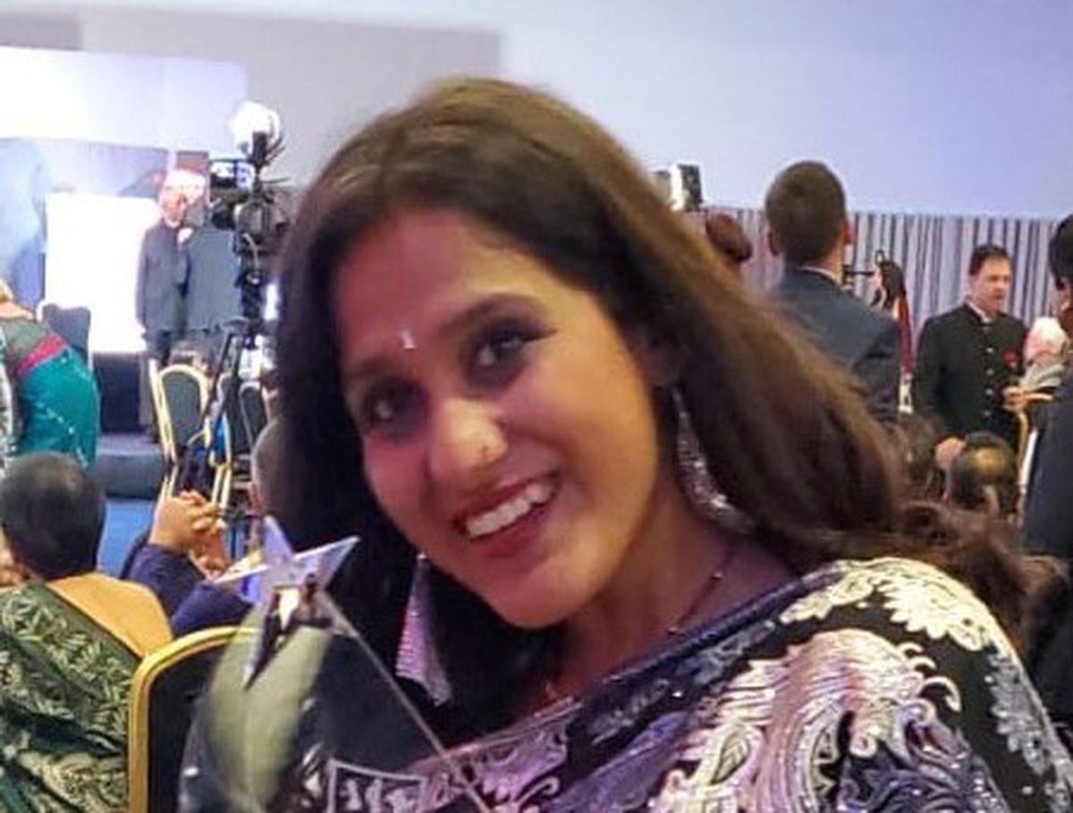 Neelam Mehay with her award