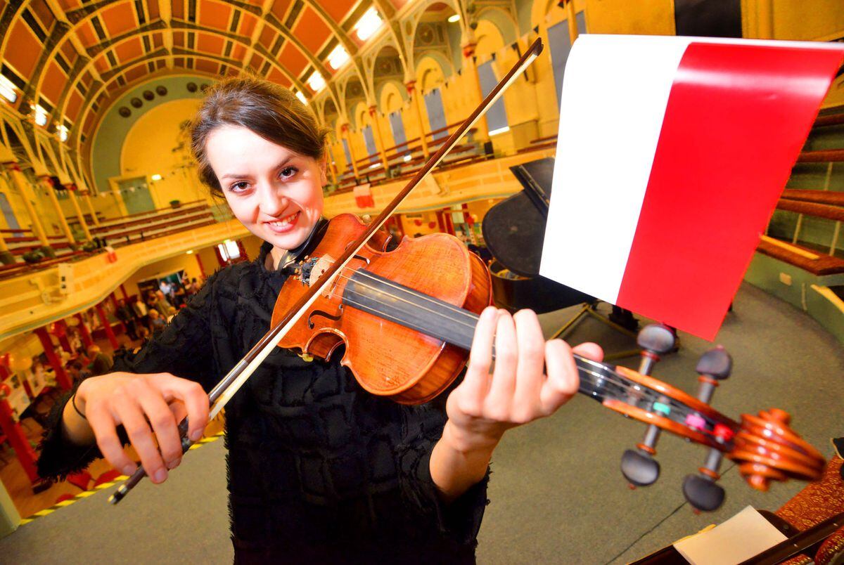 West Bromwich Town Hall and a Polish cultural event. Musician Katarzyna Deja.