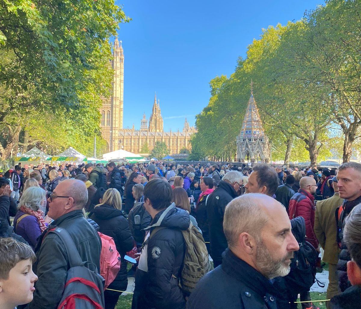 The queue to see the Queen lying in state. Photo: Wendy Dellicott-Smith