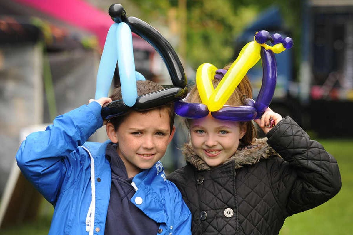 In pictures and video: Rain fails to dampen Willenhall Carnival fun ...