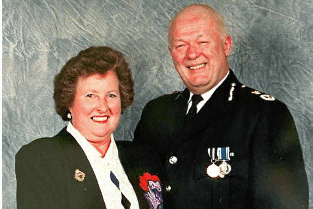 Tributes to former Chief Constable Sir Ronald Hadfield