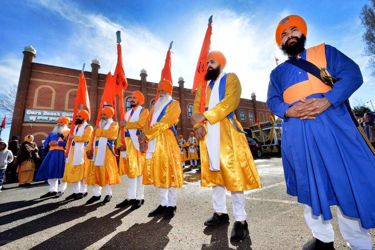 IN VIDEO and PICTURES Thousands take part in annual Vaisakhi