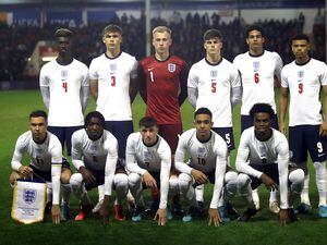 
            
(left to right, back to front) England's Timothy Iroegbunam, Callum Doyle, goalkeeper Matthew Cox, Ronnie Edwards, Jarell Quansah, Dane Scarlett, Harvey Vale, Brooke Norton-Cuffy, Alfie Devine, Aaron Ramsey, and Carney Chuckwuemeka line up before the 2022 UEFA European Under-19 Championship Qualifying Elite Round match at the Banks's Stadium, Walsall. Picture date: Wednesday March 23, 2022. PA Photo. See PA story SOCCER England U19. Photo credit should read: Simon Marper/PA Wire.


RESTRICTIONS: Use subject to 
restrictions. Editorial use only, no commercial use without prior consent from rights holder.
          
