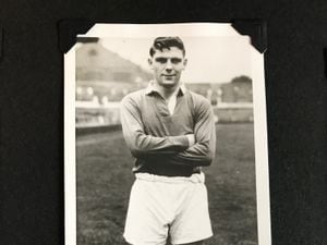 Duncan Edwards: Items belonging to Dudley-born Man Utd star to be auctioned