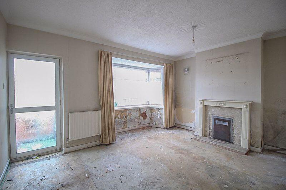 Inside the living room. Photo: Skitts Estate Agents/Rightmove