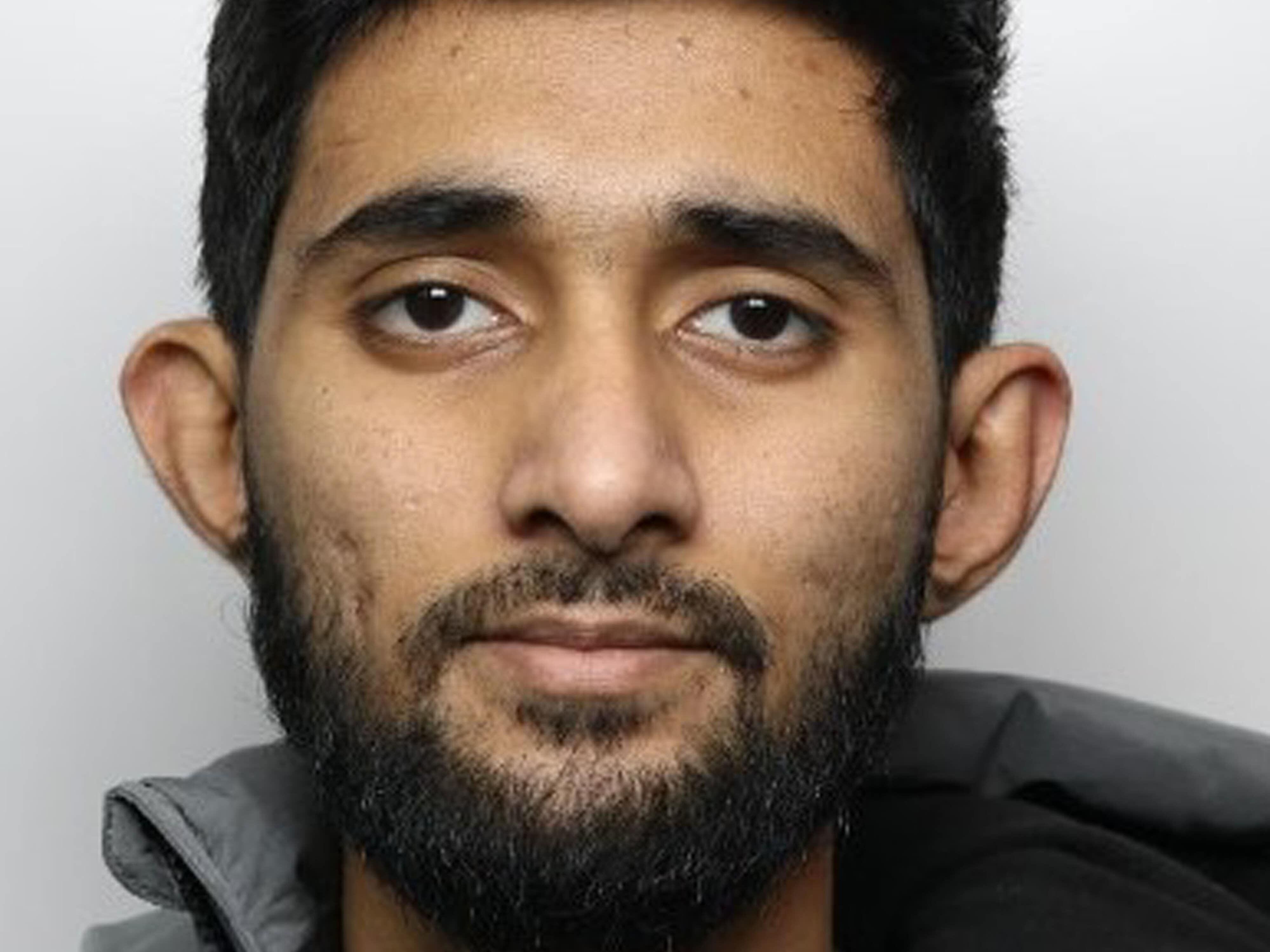 Man wanted for stabbing Bradford woman on bail for threats to kill