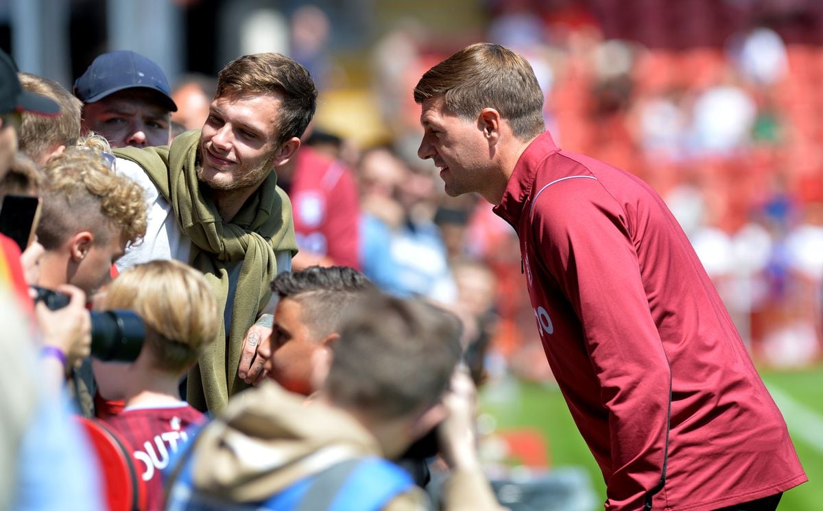 Steven Gerrard meets the fans