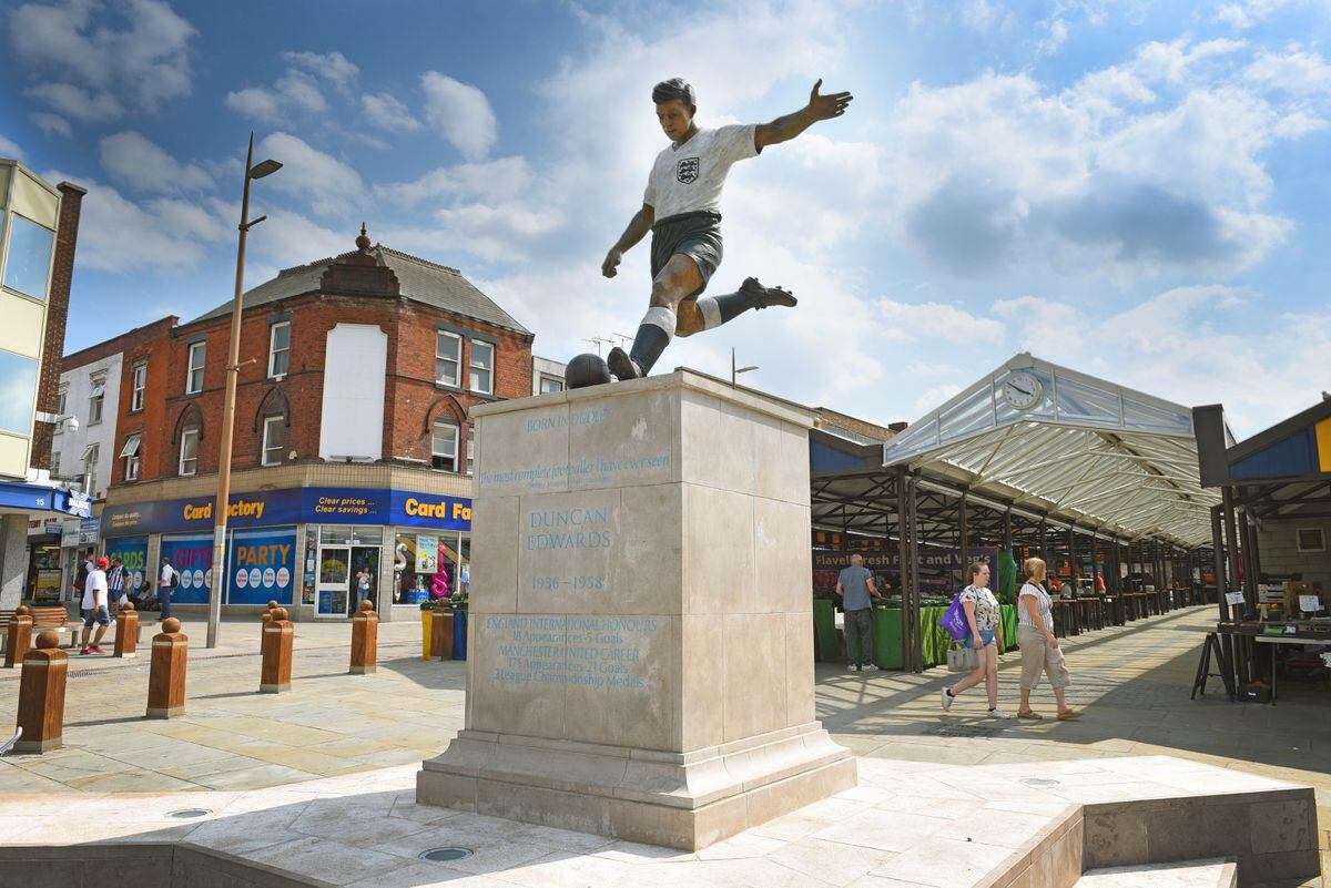 The statue of Duncan Edwards in Dudley market place