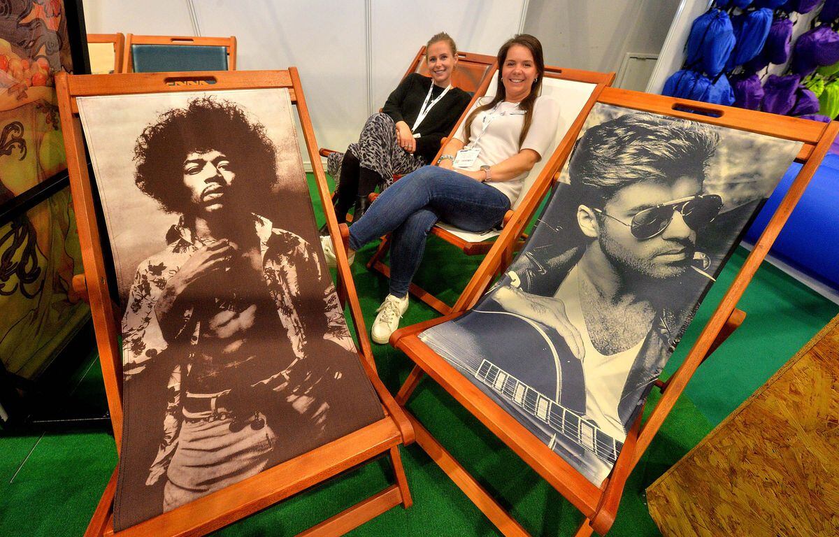 Charlotte Bowles and Molly Cosgrove check out the eye-catching deckchairs