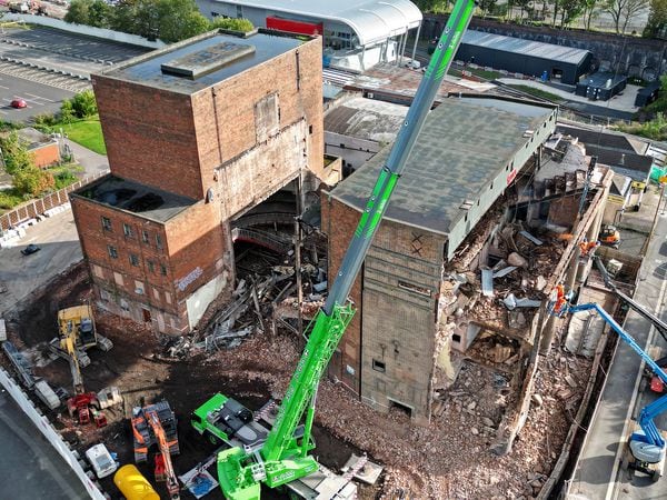 DUDLEY COPYRIGHT MNA MEDIA TIM THURSFIELD 22/09/23.Demolition of Dudley Hippodrome is nearing completion...