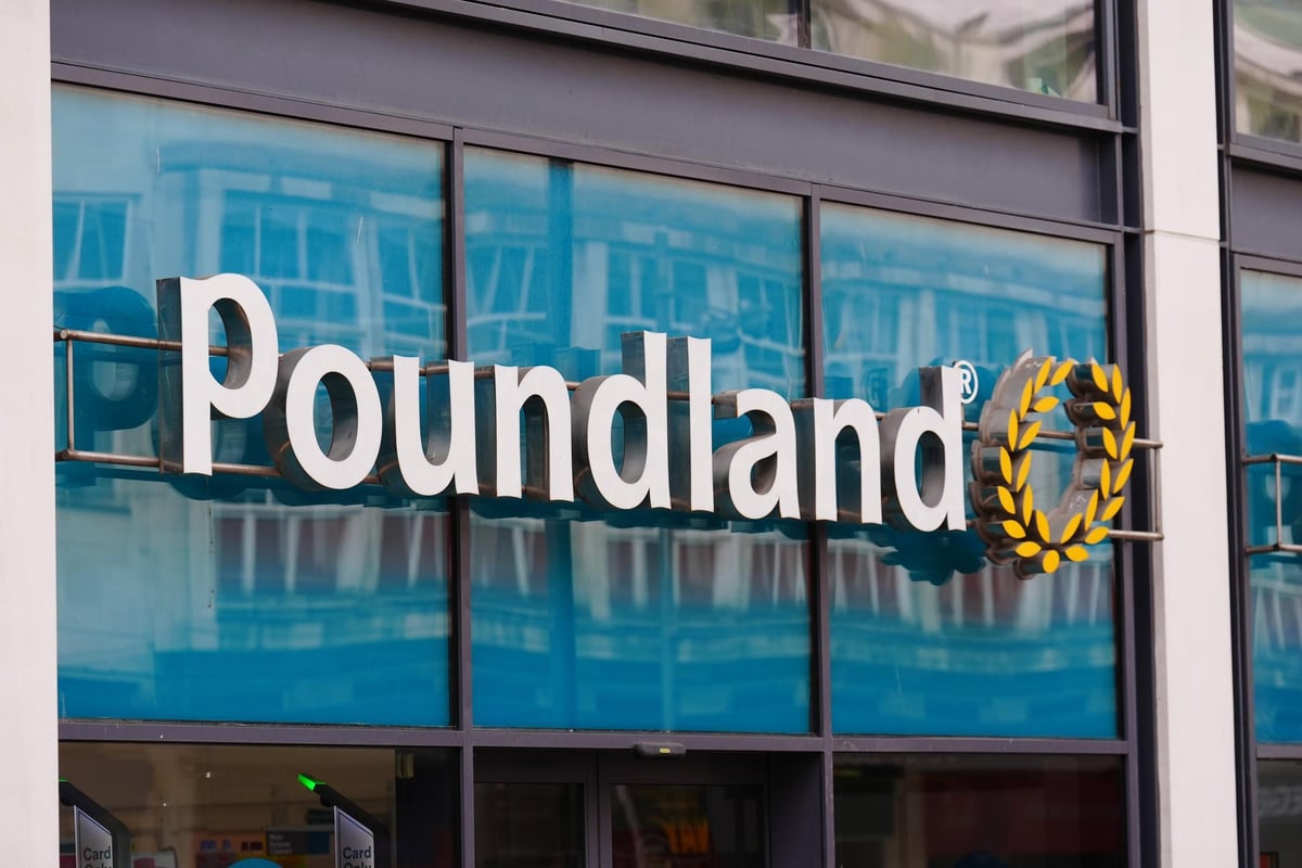 Poundland to hire 400 temporary seasonal workers to cope with Christmas rush