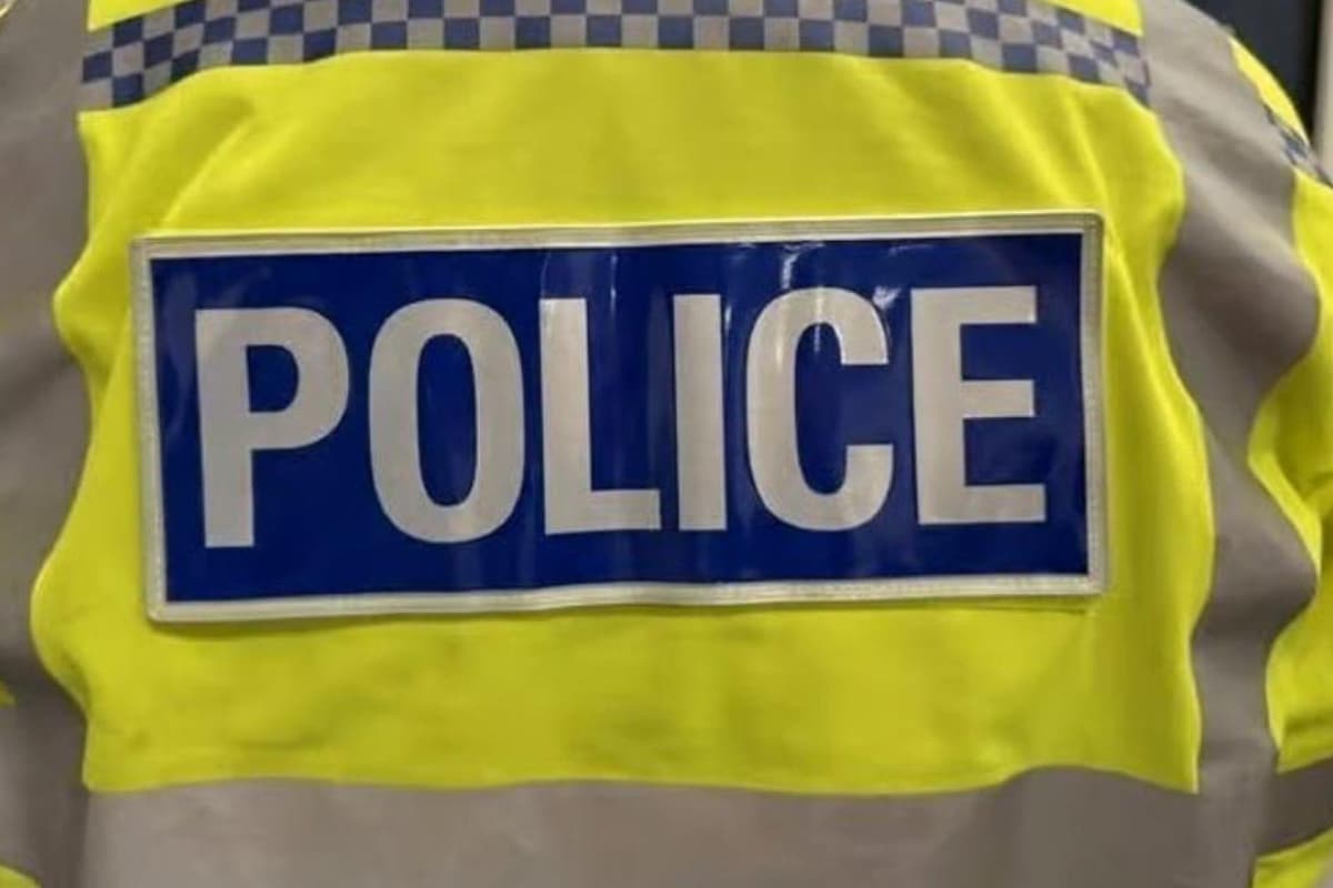Ein 37-jähriger Mann aus Walsall wurde nach einem Einbruch in ein Geschäft ...
